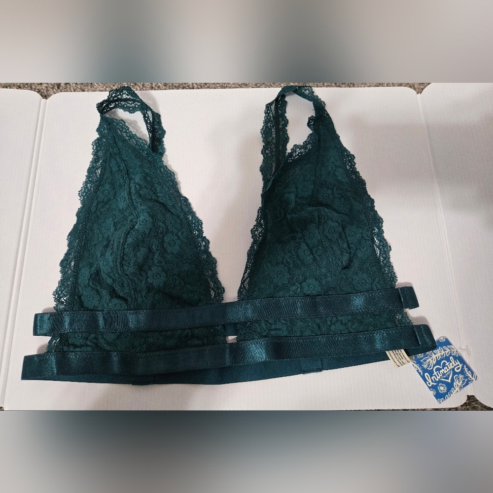 Free People Emerald Green Color Stretchy Lace Bralette, Medium, New W/Tags